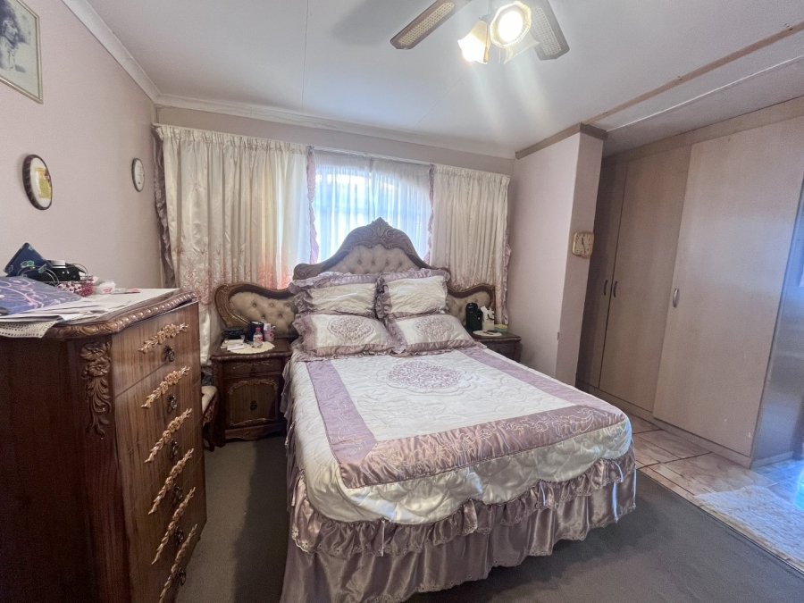 3 Bedroom Property for Sale in Lourierpark Free State